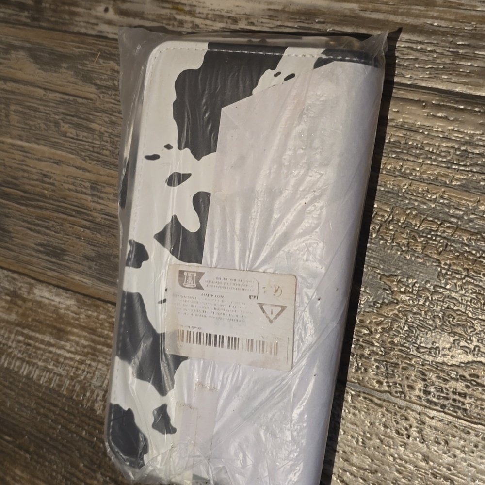 Black and White Cow Print Wallet - Picture 2 of 3